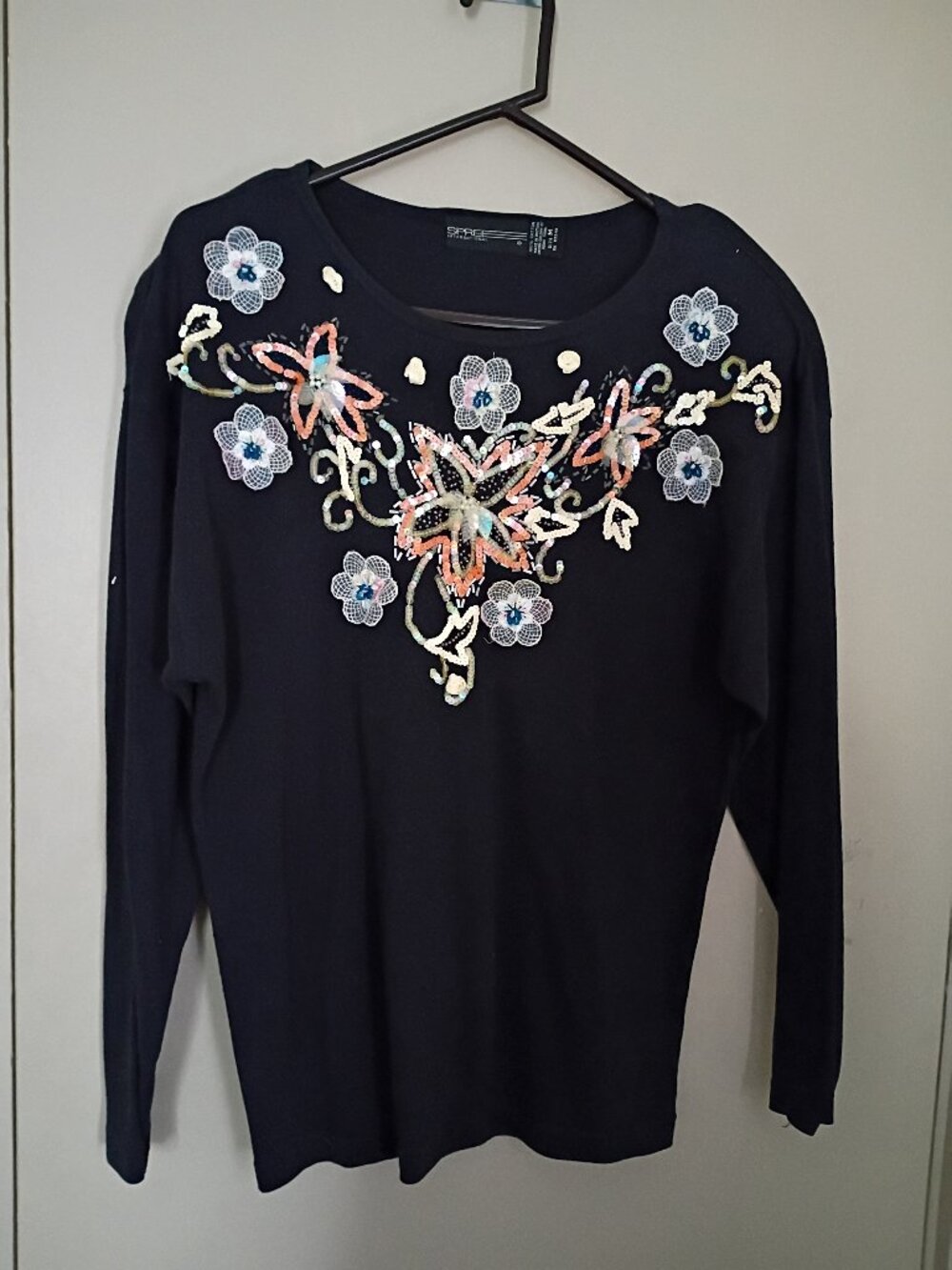 Vintage Women's Longsleeve Knit Top M Sequins Floral Spree International